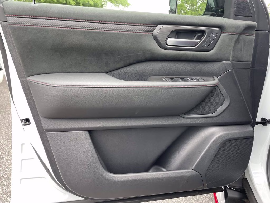 2026 Everest White Pearl/Black Nissan Armada NISMO 4X4 SUV