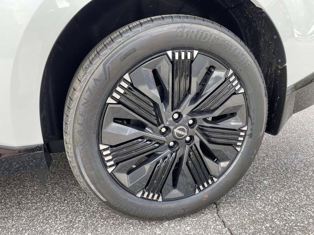 2026 Everest White Pearl Tricoat Nissan Murano Platinum AWD SUV