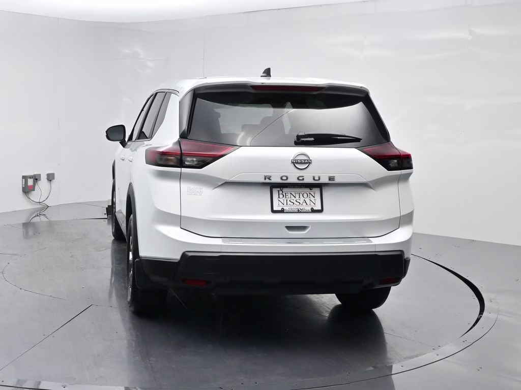 2026 Everest White Pearl Tricoat Nissan Rogue SV FWD SUV