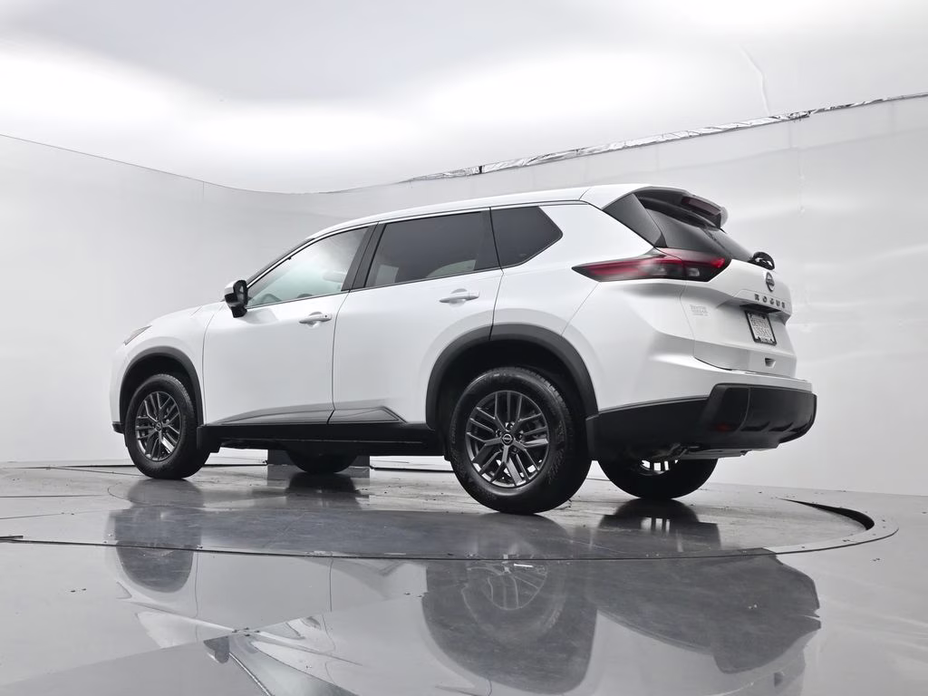 2026 Everest White Pearl Tricoat Nissan Rogue SV FWD SUV