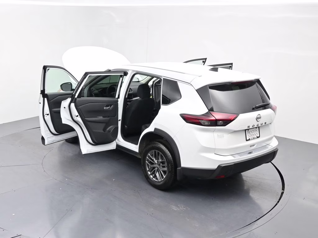 2026 Everest White Pearl Tricoat Nissan Rogue SV FWD SUV
