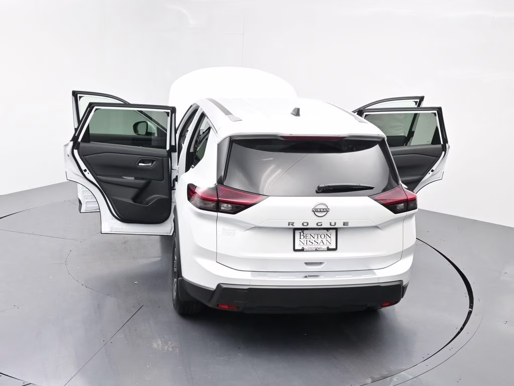 2026 Everest White Pearl Tricoat Nissan Rogue SV FWD SUV