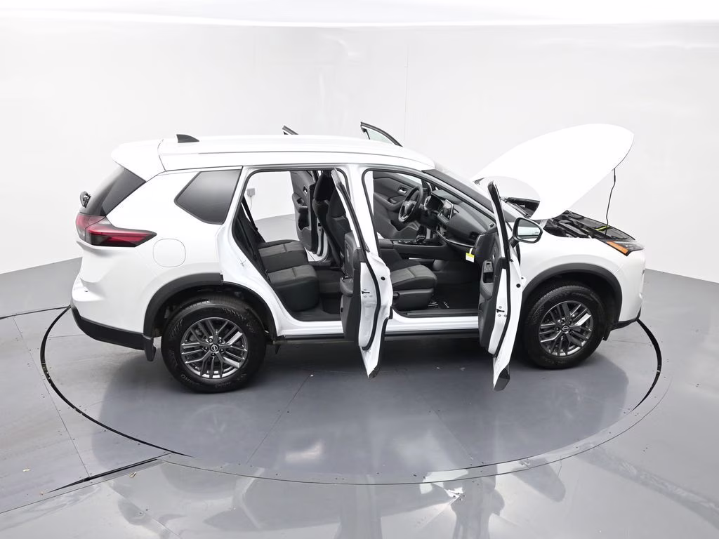 2026 Everest White Pearl Tricoat Nissan Rogue SV FWD SUV