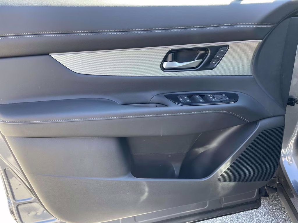 2026 Gun Metallic Nissan Murano Platinum AWD SUV