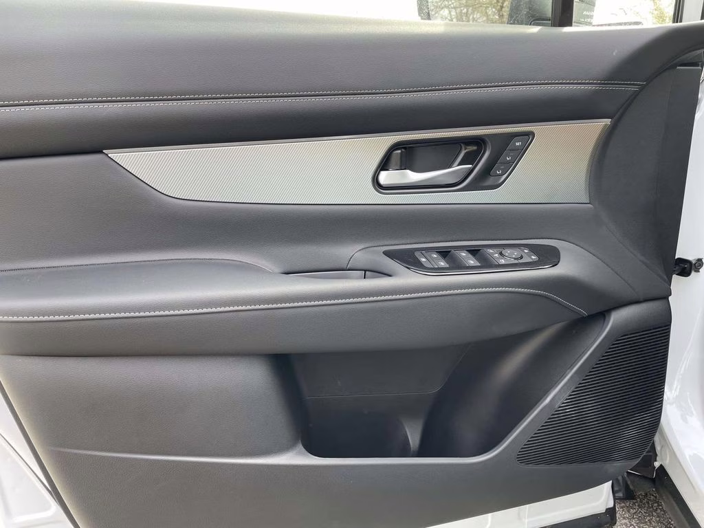 2026 Everest White Pearl Tricoat Nissan Murano Platinum AWD SUV