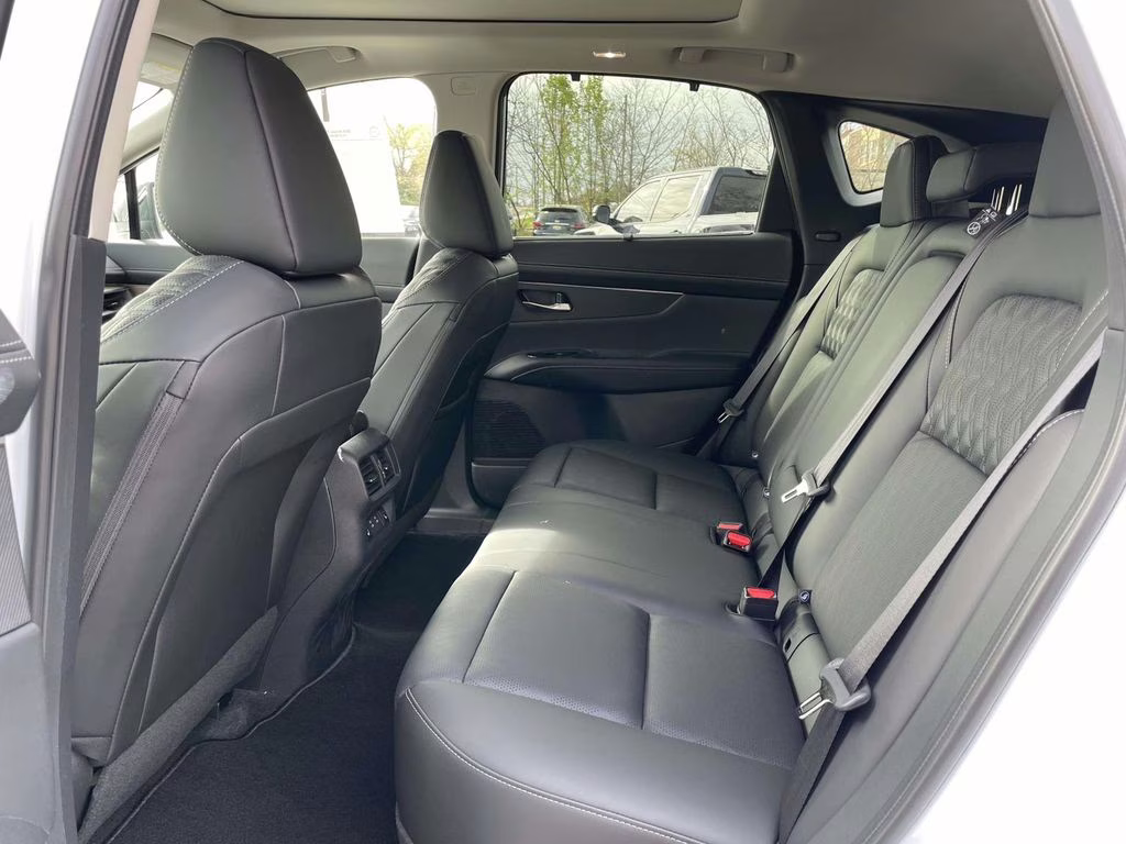 2026 Everest White Pearl Tricoat Nissan Murano Platinum AWD SUV