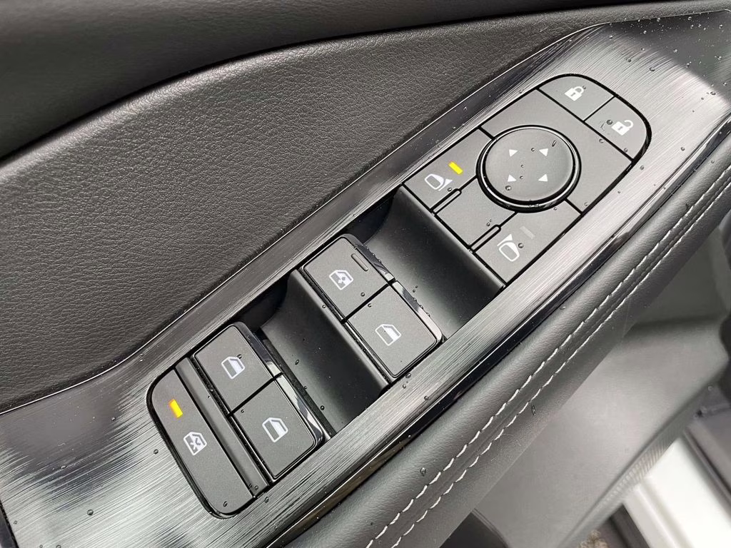 2026 Everest White Pearl Tricoat Nissan Rogue SV FWD SUV