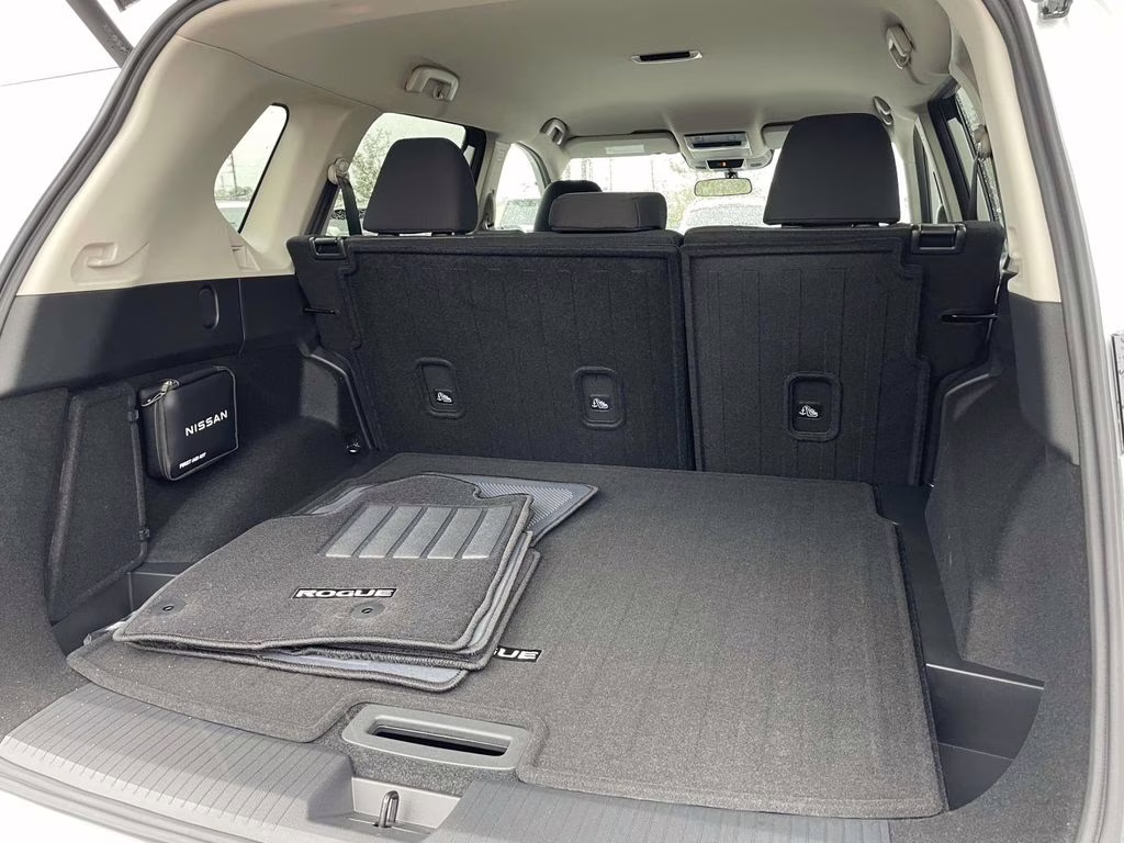 2026 Everest White Pearl Tricoat Nissan Rogue SV FWD SUV