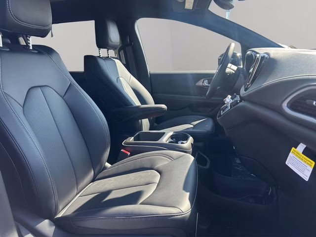 2026 Bright White Clearcoat Chrysler Pacifica Select AWD Van