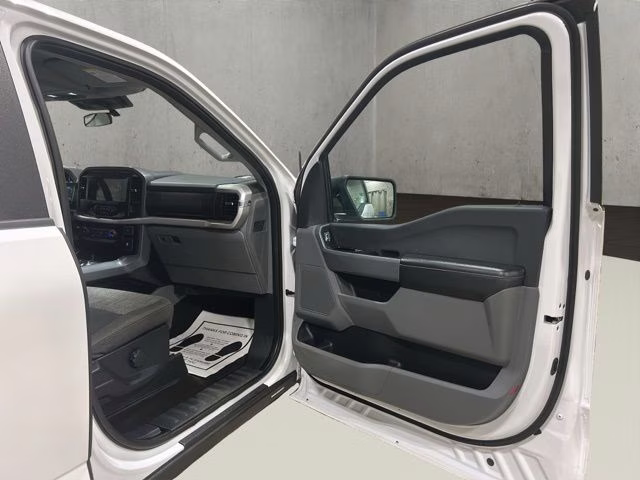 2023 Oxford White Ford F-150 XLT 4X4 Truck