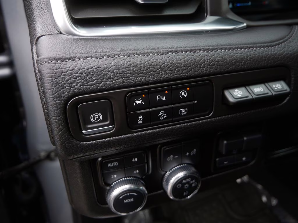 2024 Sterling Metallic GMC Yukon Denali 4X4 SUV