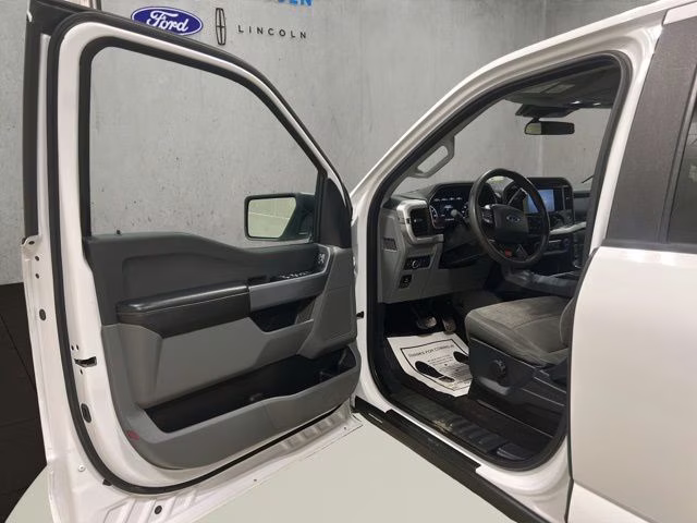 2023 Oxford White Ford F-150 XLT 4X4 Truck