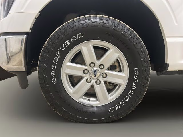 2023 Oxford White Ford F-150 XLT 4X4 Truck