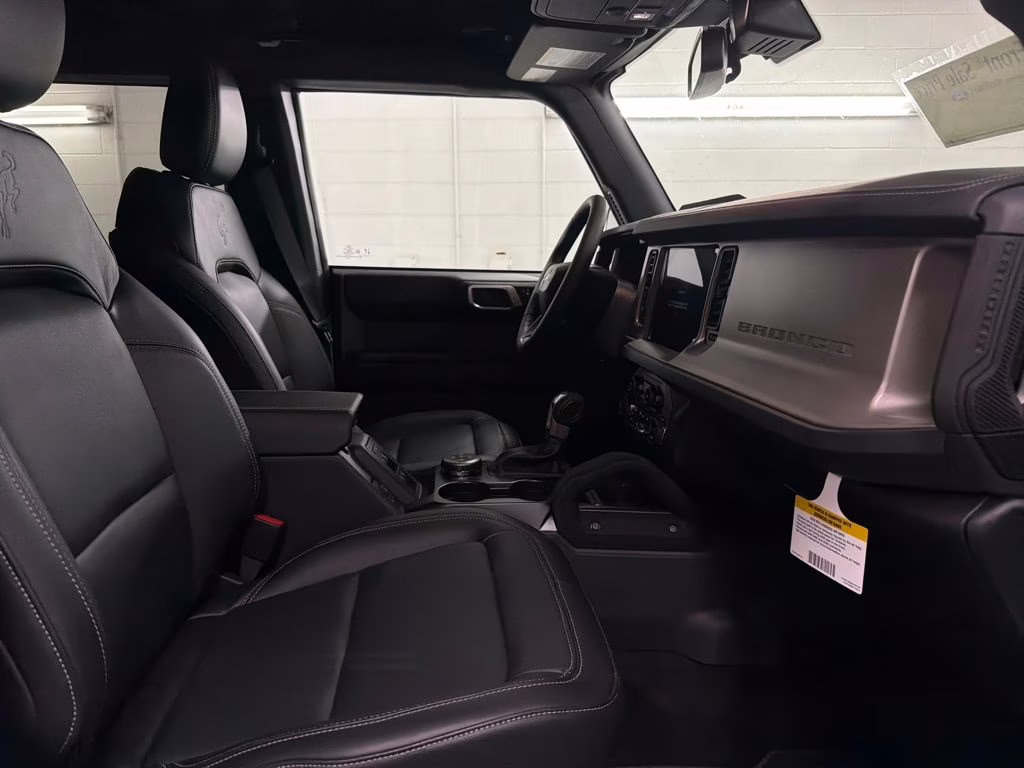 2025 OXFORD WHITE Ford Bronco Outer Banks 4X4 SUV