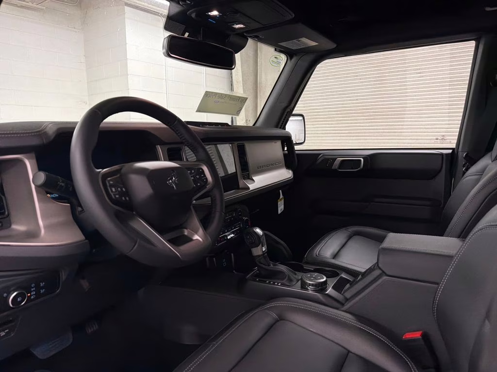 2025 OXFORD WHITE Ford Bronco Outer Banks 4X4 SUV