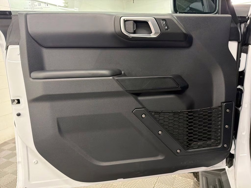 2025 OXFORD WHITE Ford Bronco Outer Banks 4X4 SUV