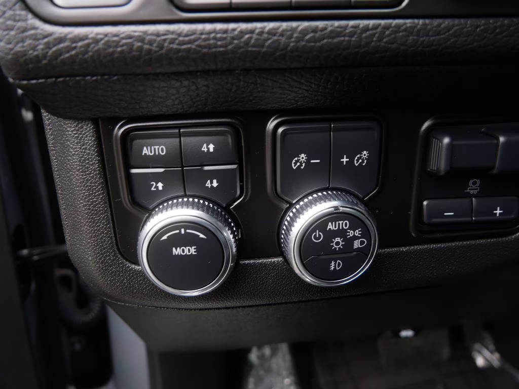 2024 Sterling Metallic GMC Yukon Denali 4X4 SUV