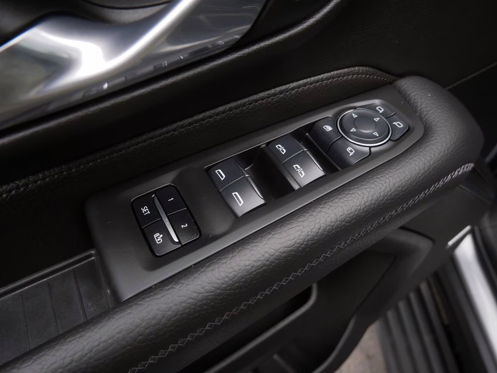 2024 Sterling Metallic GMC Yukon Denali 4X4 SUV