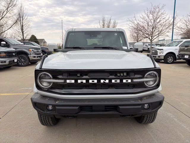 2026 Avalanche Gray Ford Bronco Outer Banks 4X4 SUV