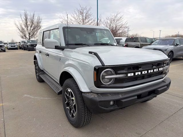 2026 Avalanche Gray Ford Bronco Outer Banks 4X4 SUV