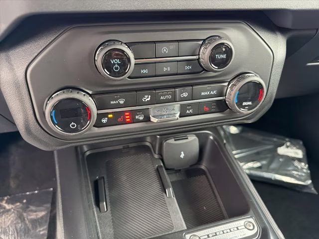 2026 Avalanche Gray Ford Bronco Outer Banks 4X4 SUV