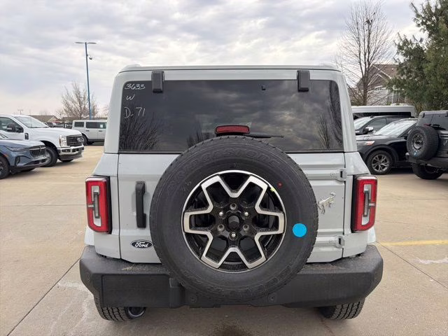 2026 Avalanche Gray Ford Bronco Outer Banks 4X4 SUV