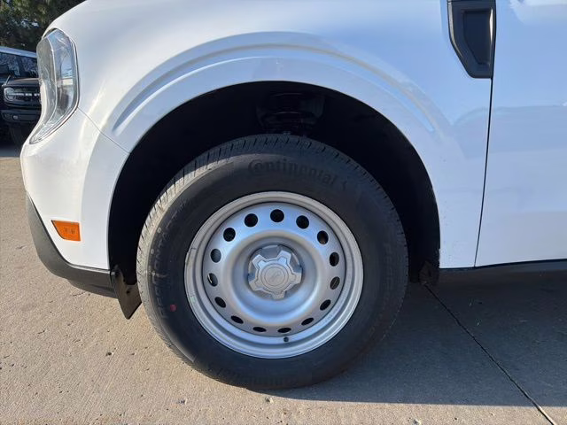 2026 Oxford White Ford Maverick XL FWD Truck