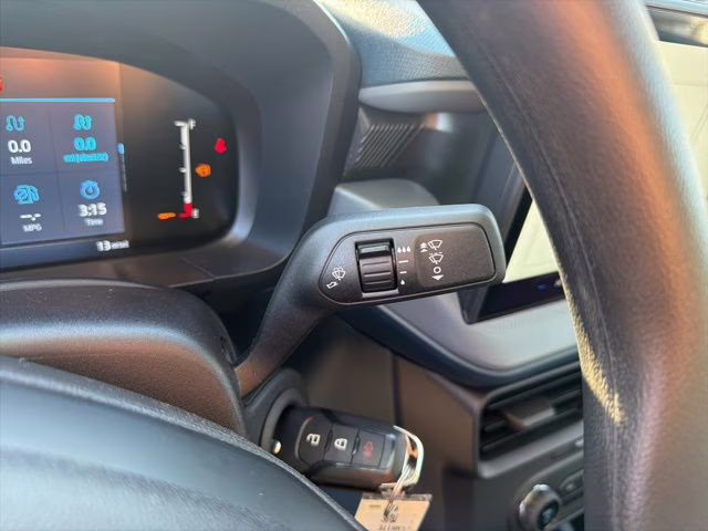 2026 Oxford White Ford Maverick XL FWD Truck