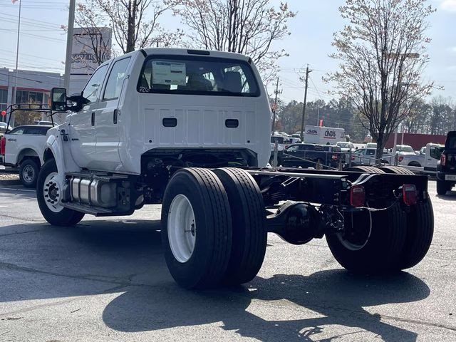 2027 Oxford White Ford F-650SD Base RWD Truck