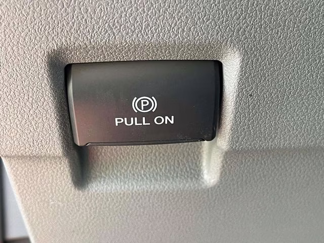 2026 Oxford White Ford Super Duty F-350 DRW XL 4X4 Truck