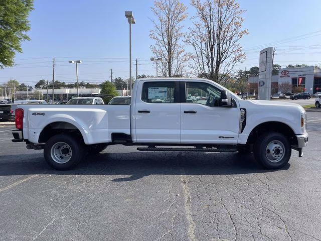 2026 Oxford White Ford Super Duty F-350 DRW XL 4X4 Truck