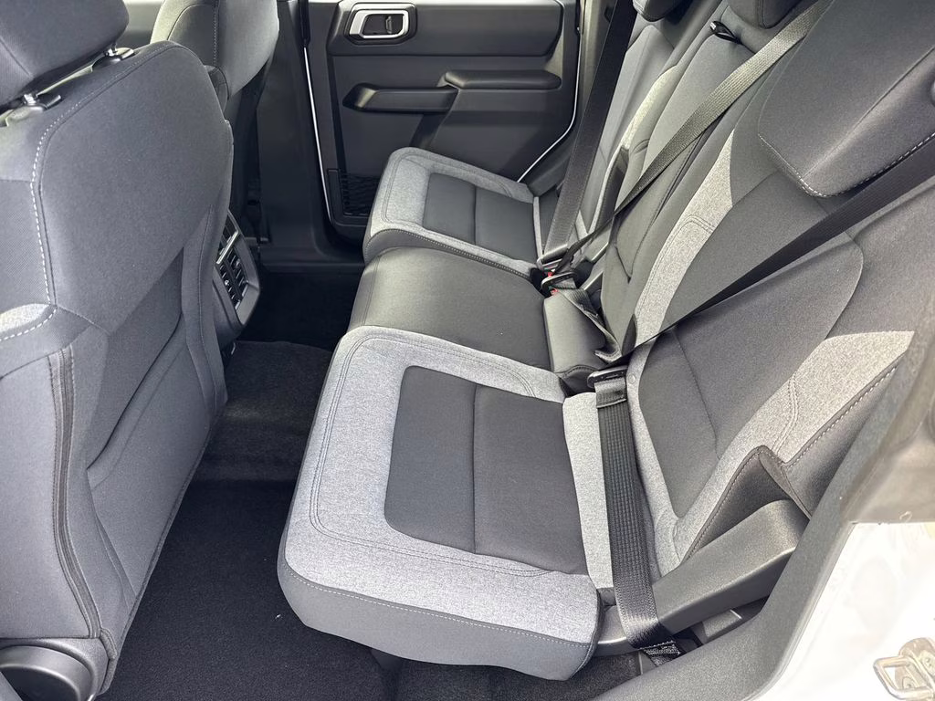 2026 Oxford White Ford Bronco Base 4X4 SUV