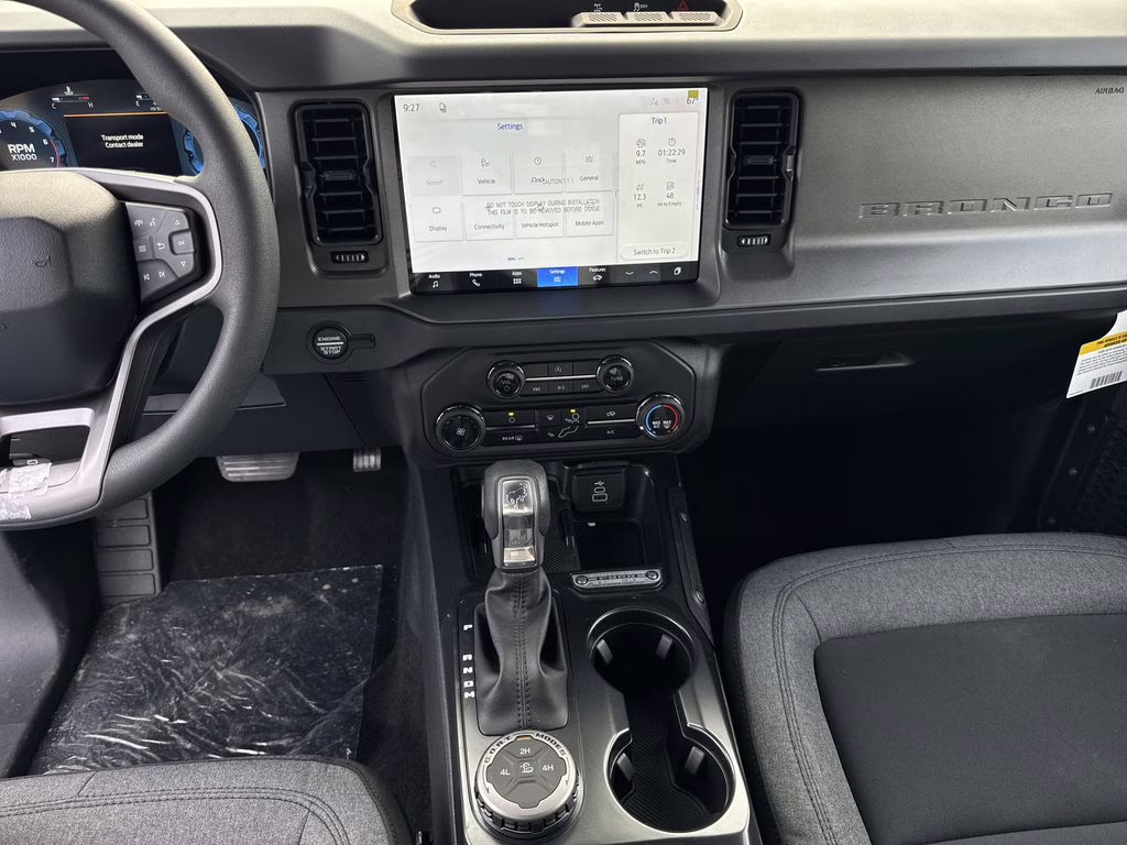 2026 Oxford White Ford Bronco Base 4X4 SUV