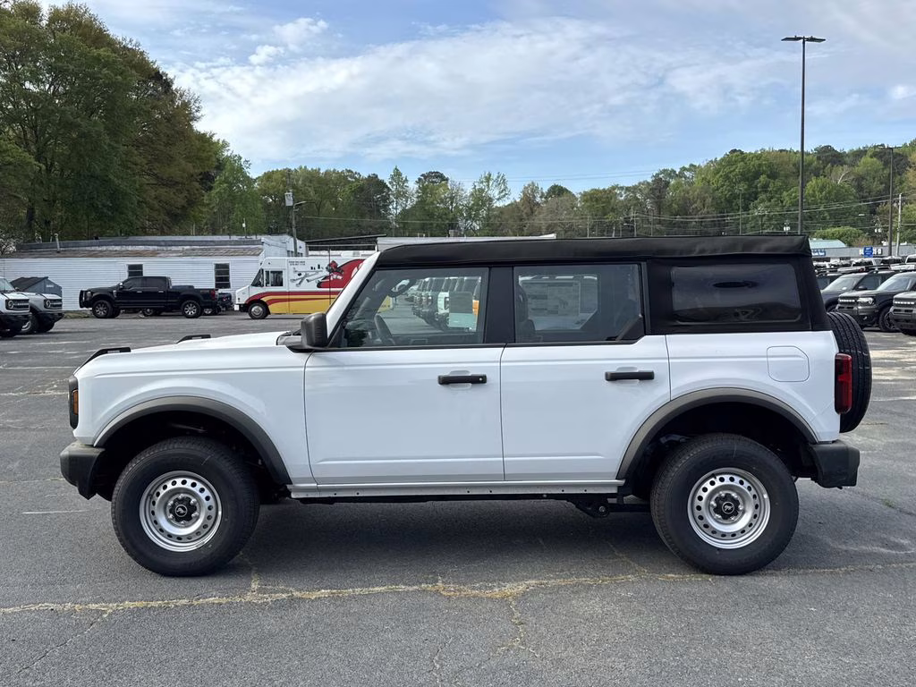 2026 Oxford White Ford Bronco Base 4X4 SUV