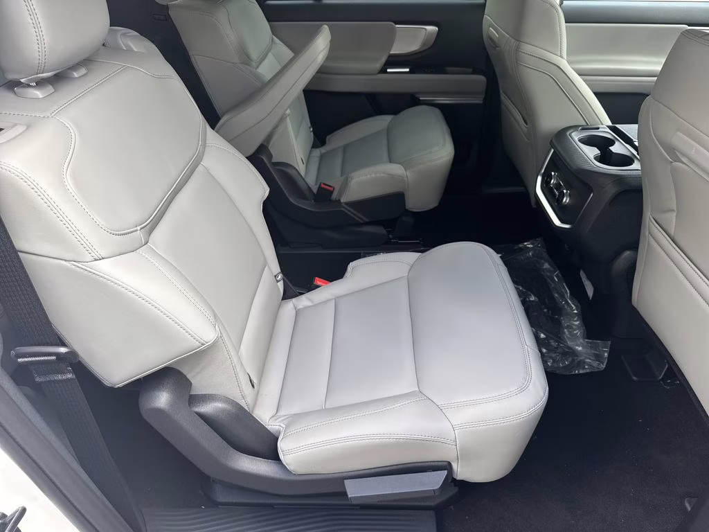 2026 White Metallic Ford Expedition Max Active RWD SUV