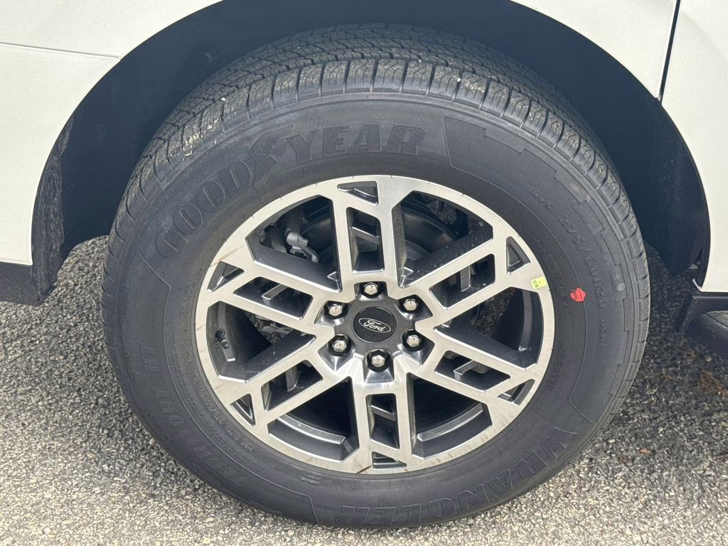 2026 White Metallic Ford Expedition Max Active RWD SUV