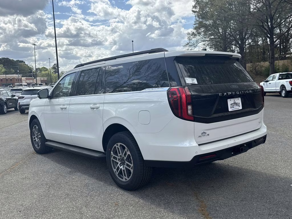 2026 White Metallic Ford Expedition Max Active RWD SUV