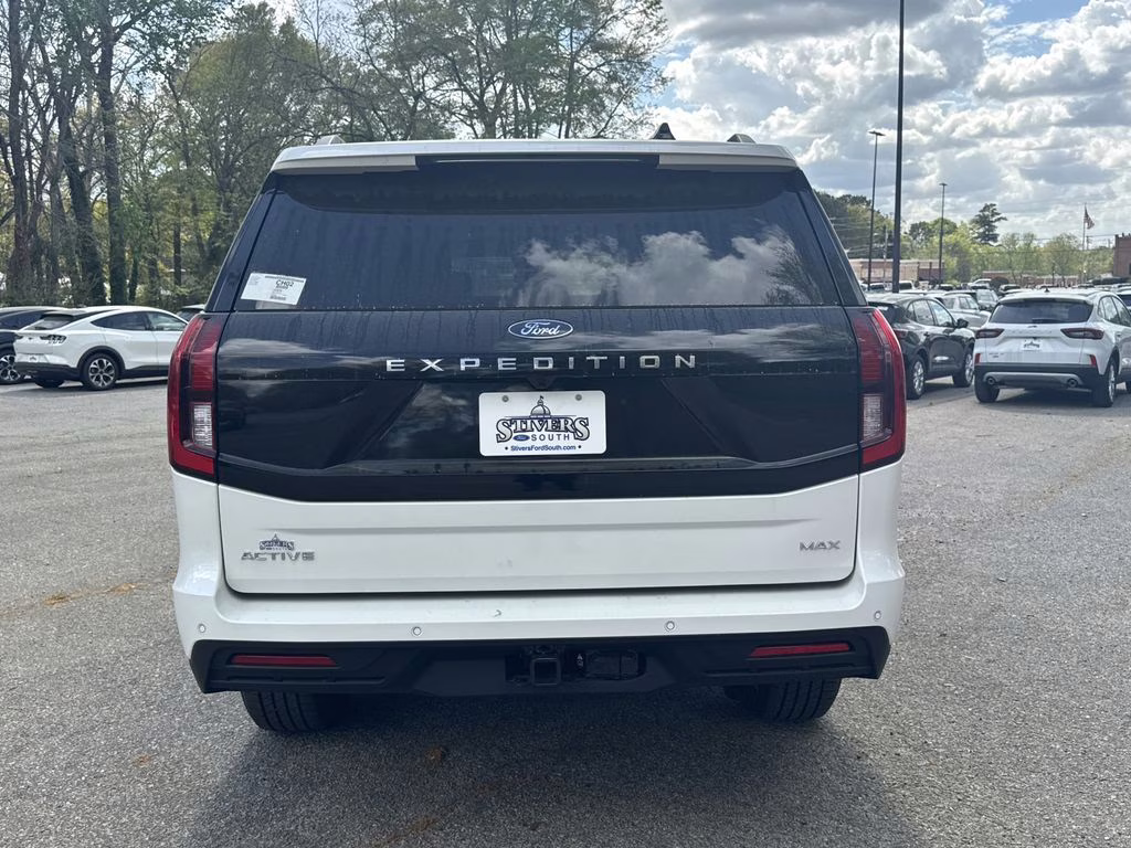 2026 White Metallic Ford Expedition Max Active RWD SUV