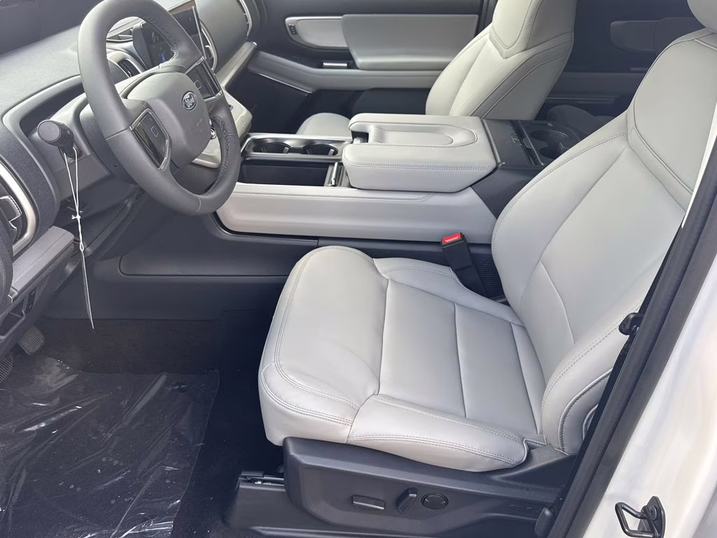 2026 White Metallic Ford Expedition Max Active RWD SUV