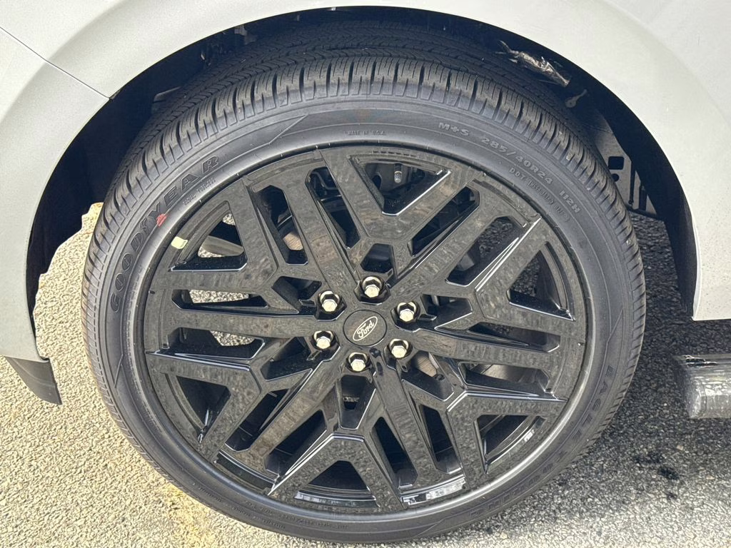 2026 Silver Metallic Ford Expedition Max Platinum 4X4 SUV