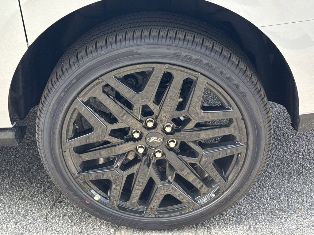 2026 Silver Metallic Ford Expedition Max Platinum 4X4 SUV