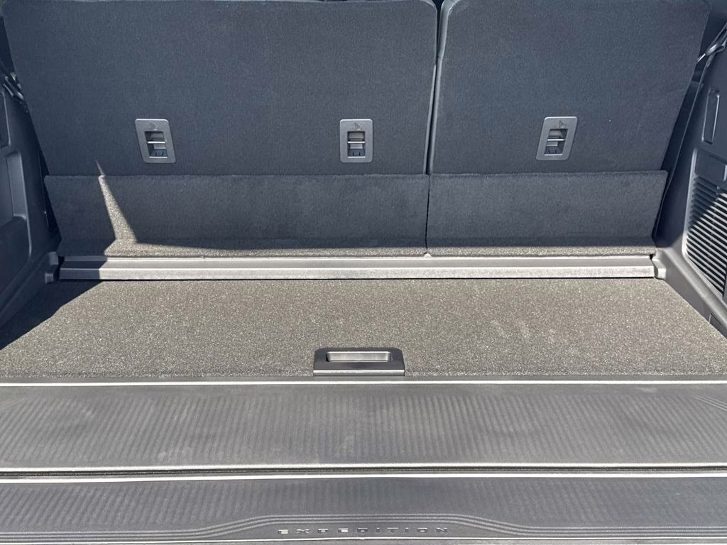 2026 Gray Metallic Ford Expedition Active RWD SUV