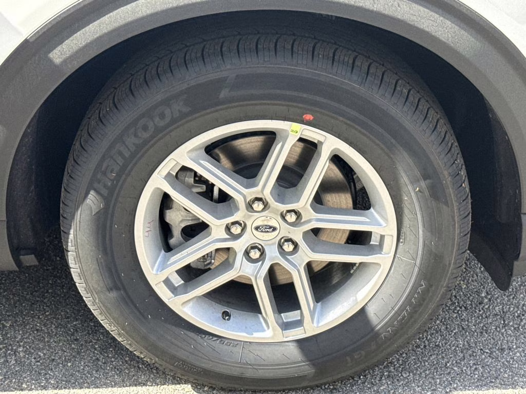 2026 White Metallic Ford Explorer Active RWD SUV