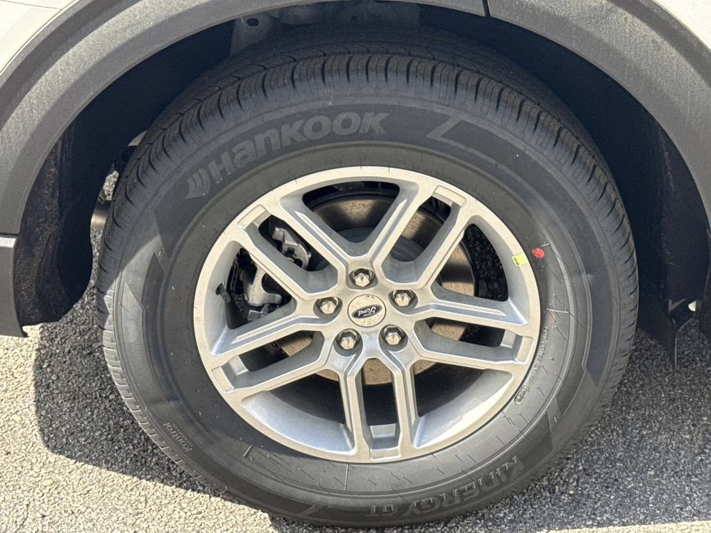 2026 White Metallic Ford Explorer Active RWD SUV