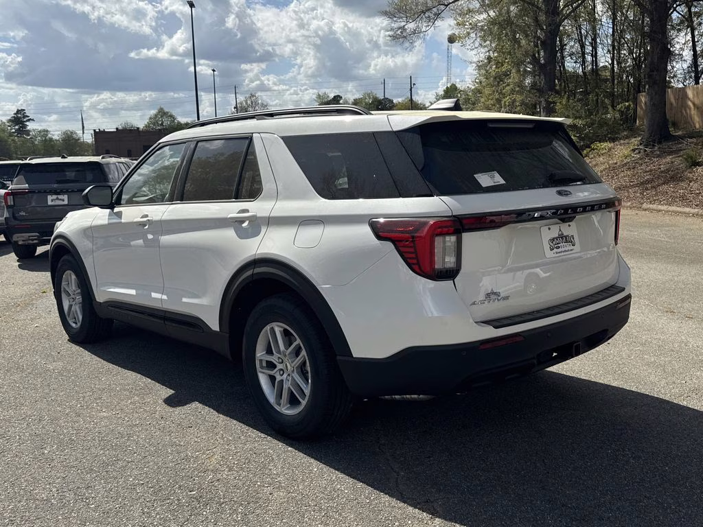 2026 White Metallic Ford Explorer Active RWD SUV