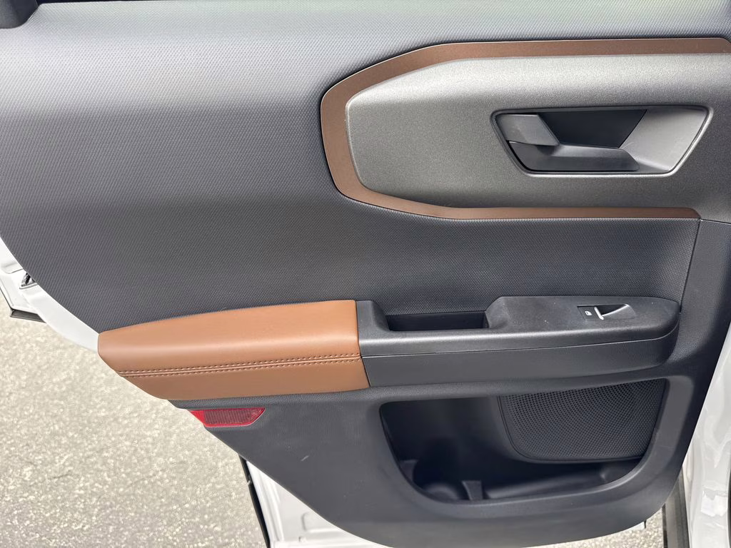 2026 Oxford White Ford Bronco Sport Outer Banks 4X4 SUV