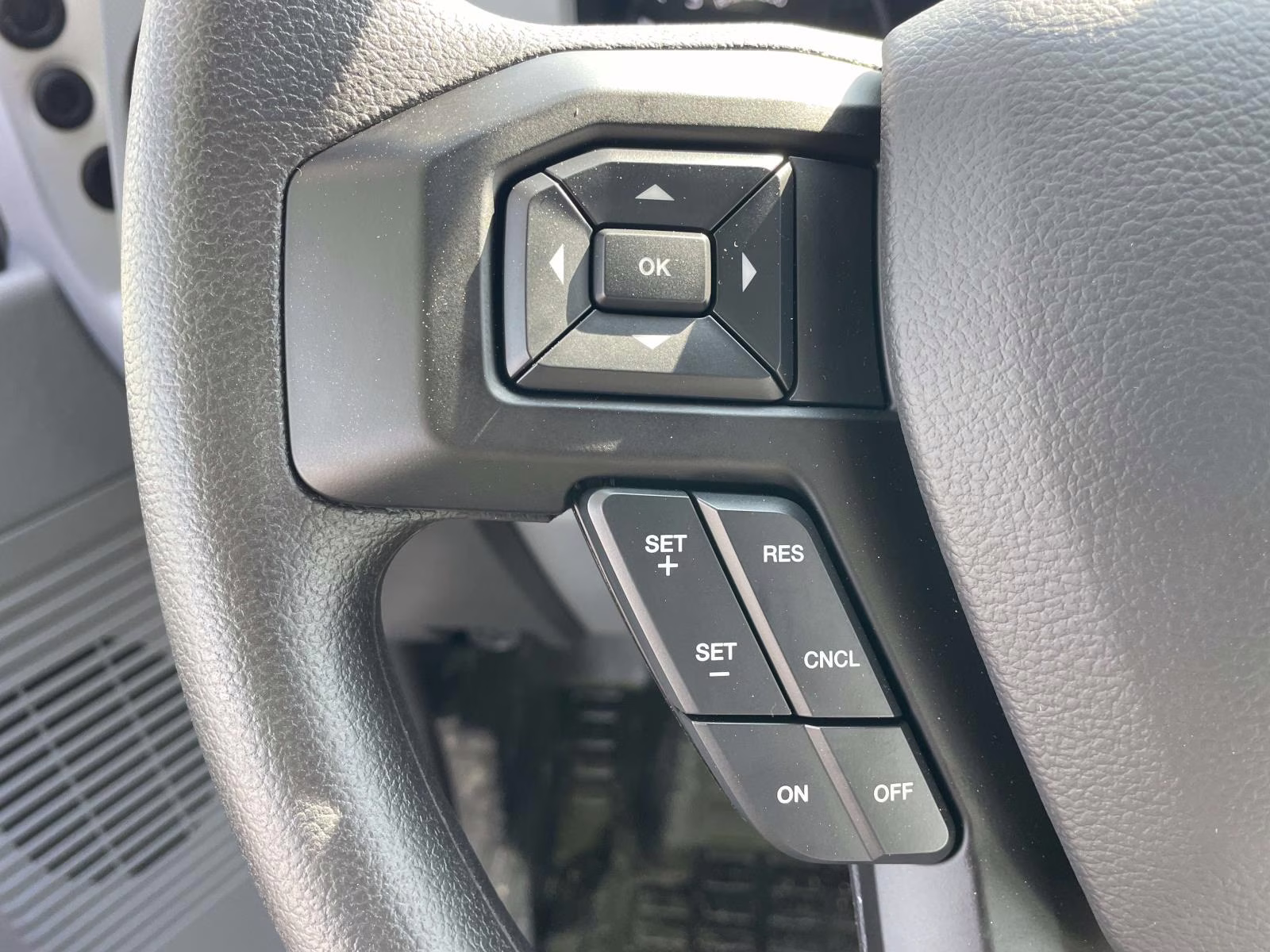 2027 Oxford White Ford F-650SD Base RWD Truck