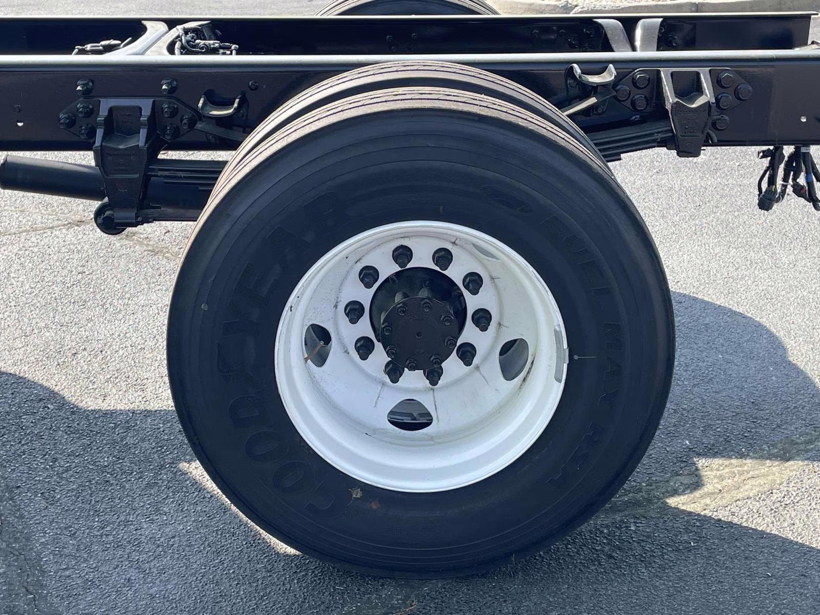 2027 Oxford White Ford F-650SD Base RWD Truck