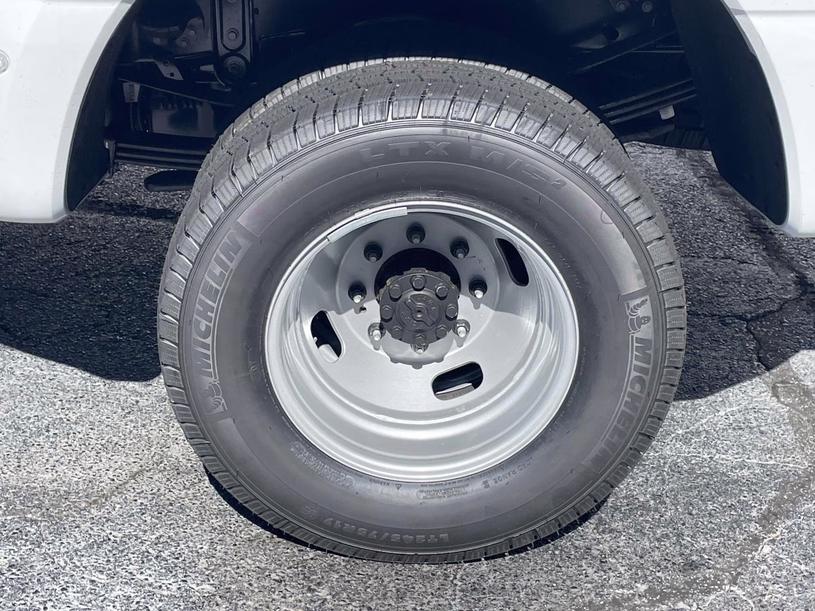 2026 Oxford White Ford Super Duty F-350 DRW XL 4X4 Truck