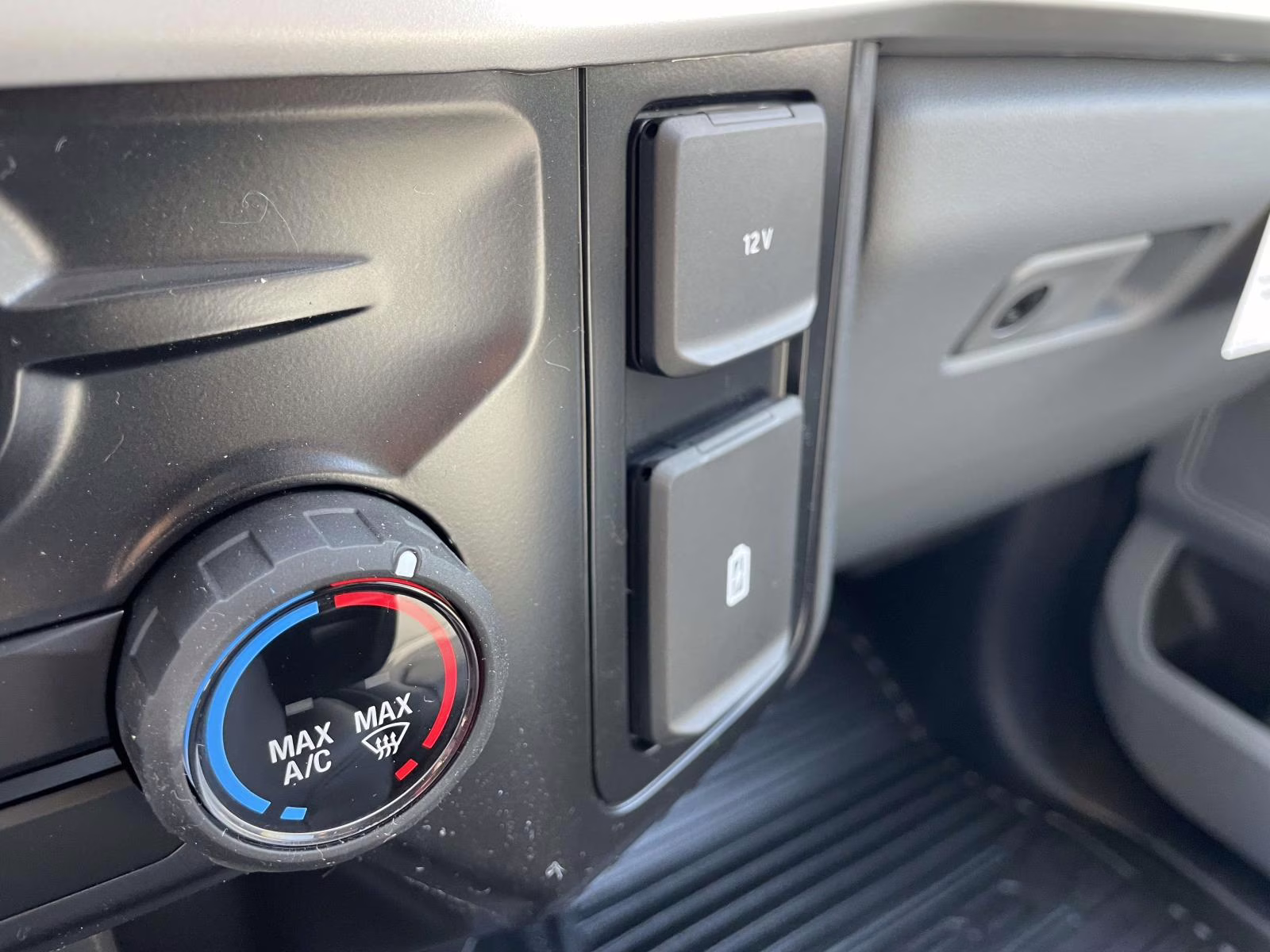 2026 Oxford White Ford Super Duty F-350 DRW XL 4X4 Truck